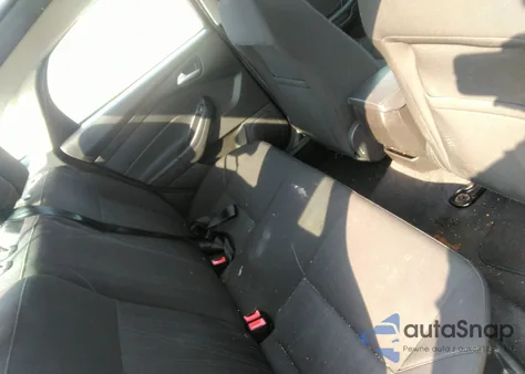 2016 Ford Focus Se z USA, uszkodzony, nr VIN 1FADP3F27GL222153